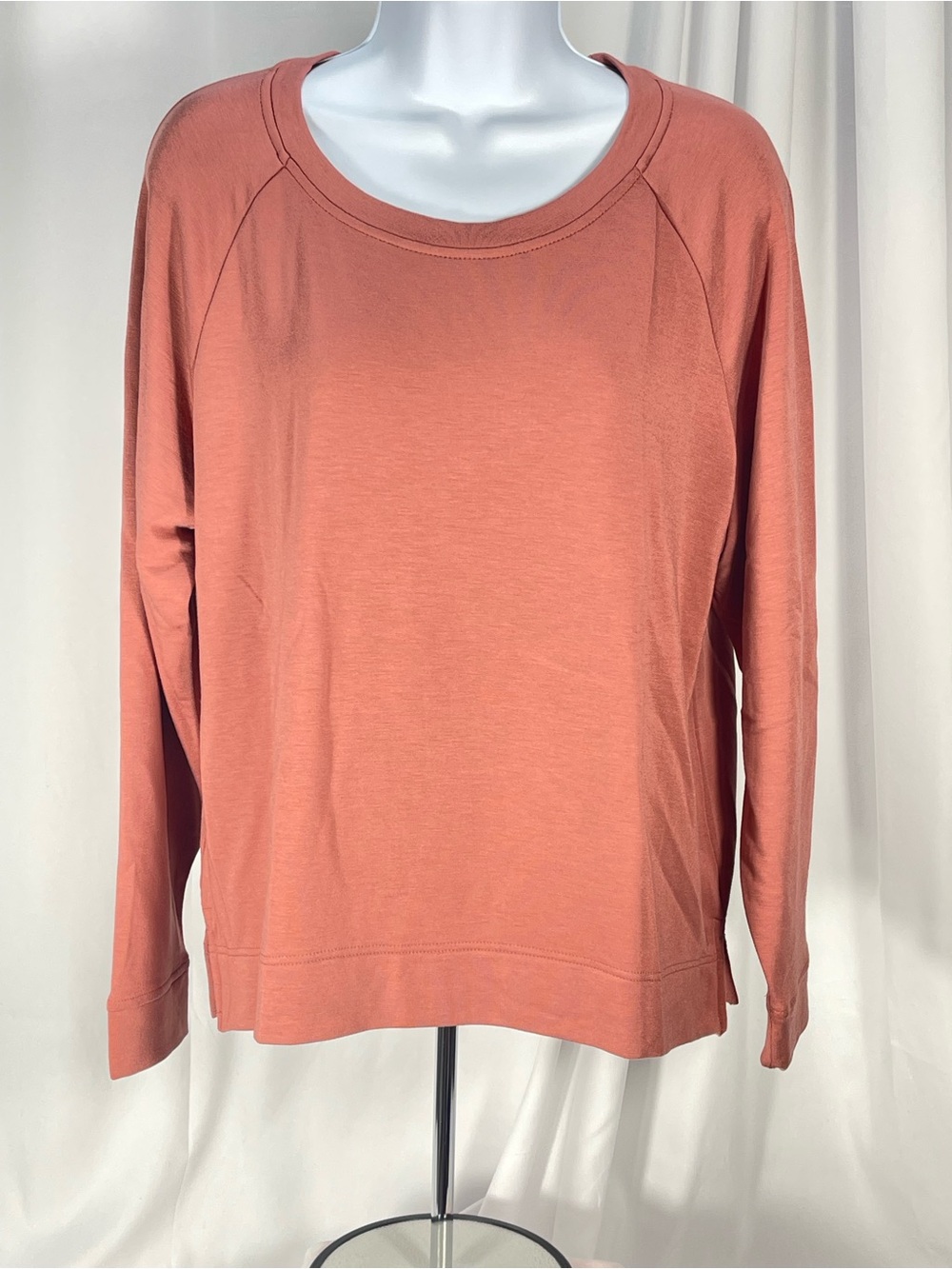Lou & Grey Crewneck Sweatshirt in Deep Dusty Coral. SOFT flowy relaxed fit Sz L